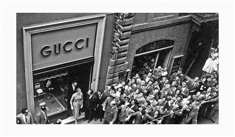 foto fabbrica gucci|Gucci logo history.